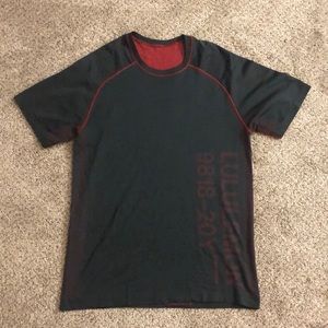 Men’s lululemon workout shirt